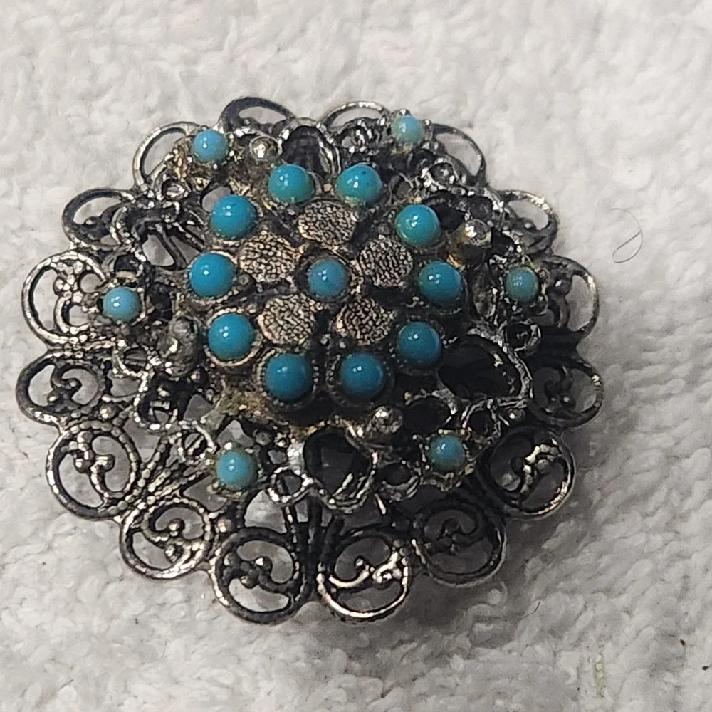 Vintage Filigree‎ Turquoise Bead brooch Floral Circular Pin Silver Tone